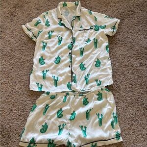 Women's Cactus Print Pajama Set - Green and White